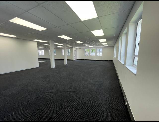 376M² OFFICE TO LET IN BRYANSTON